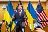 US and Ukrainian negotiators meet as Trump seeks to end war