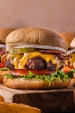 The Classic Bacon Cheeseburger You’re Craving for Dinner 🍔