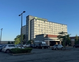 Review of the Holiday Inn, Newark Airport.