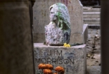 This 300-Pound Bust Was Stolen From Jim Morrison’s Grave in 1988. French Police Just Recovered It